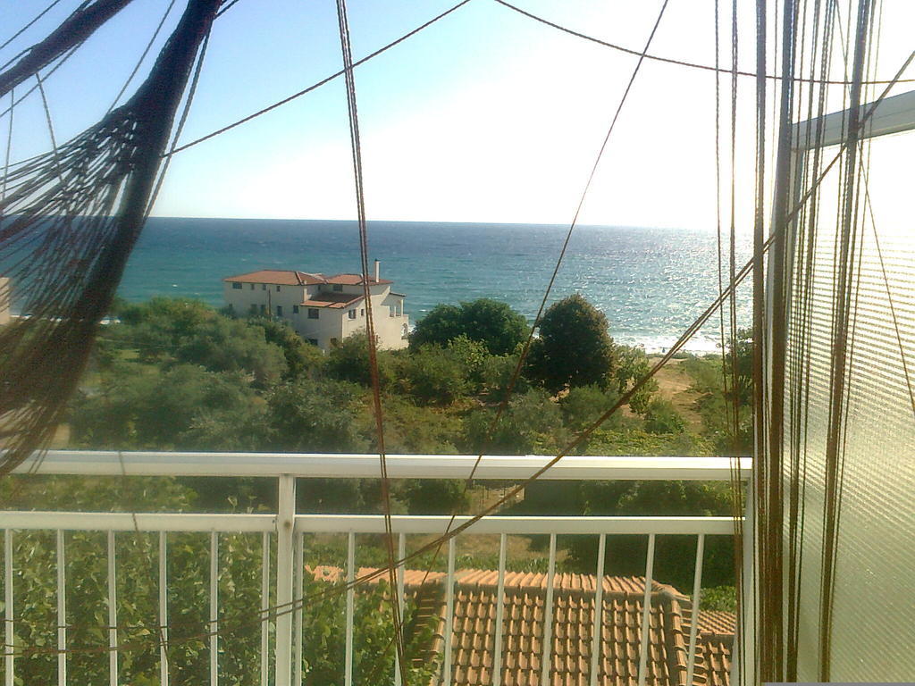 House Mantesos Apartment Koinira Exterior photo